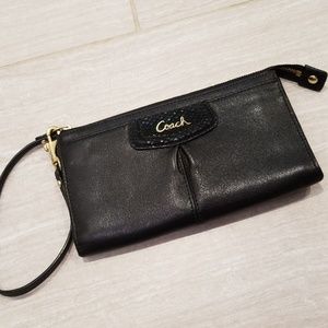 EUC Authentic Coach wristlet